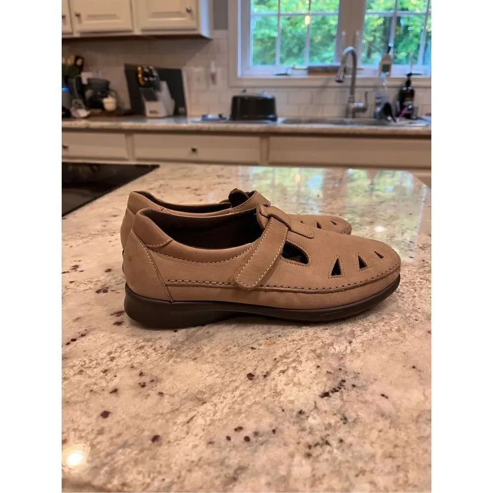 SAS Tan Tripad Comfort Mary Shane Shoes sz 7.5